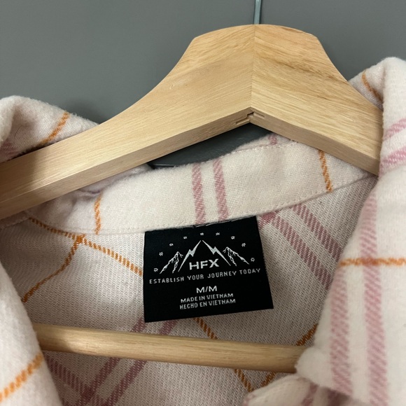 Shacket - Picture 2 of 3